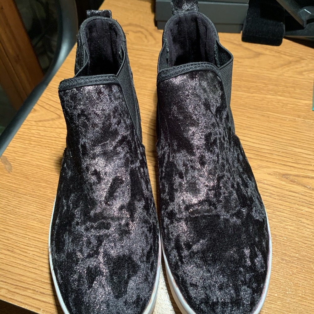 LF “Report” Suede Sneakers - Picture 3 of 3